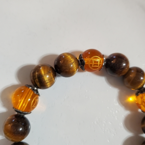 Tiger Eye God Of Wealth Stretch Bracelet - Picture 7 of 13